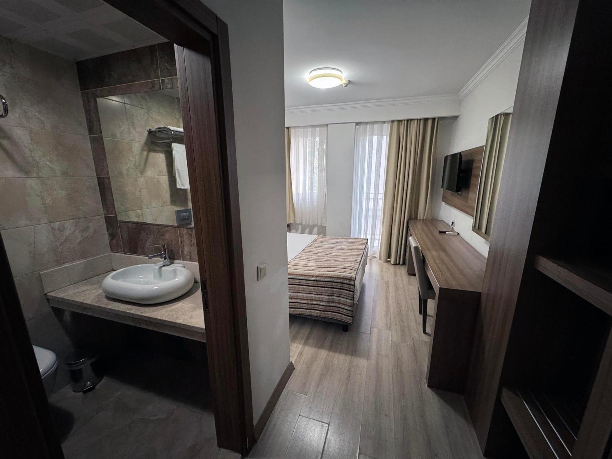 Hotel Mandalin Анталія Екстер'єр фото